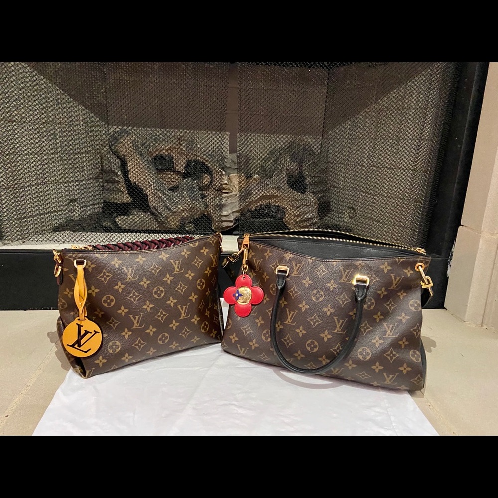 Beaubourg Hobo Brad (OTHER PURSE NOT FOR SALE!)